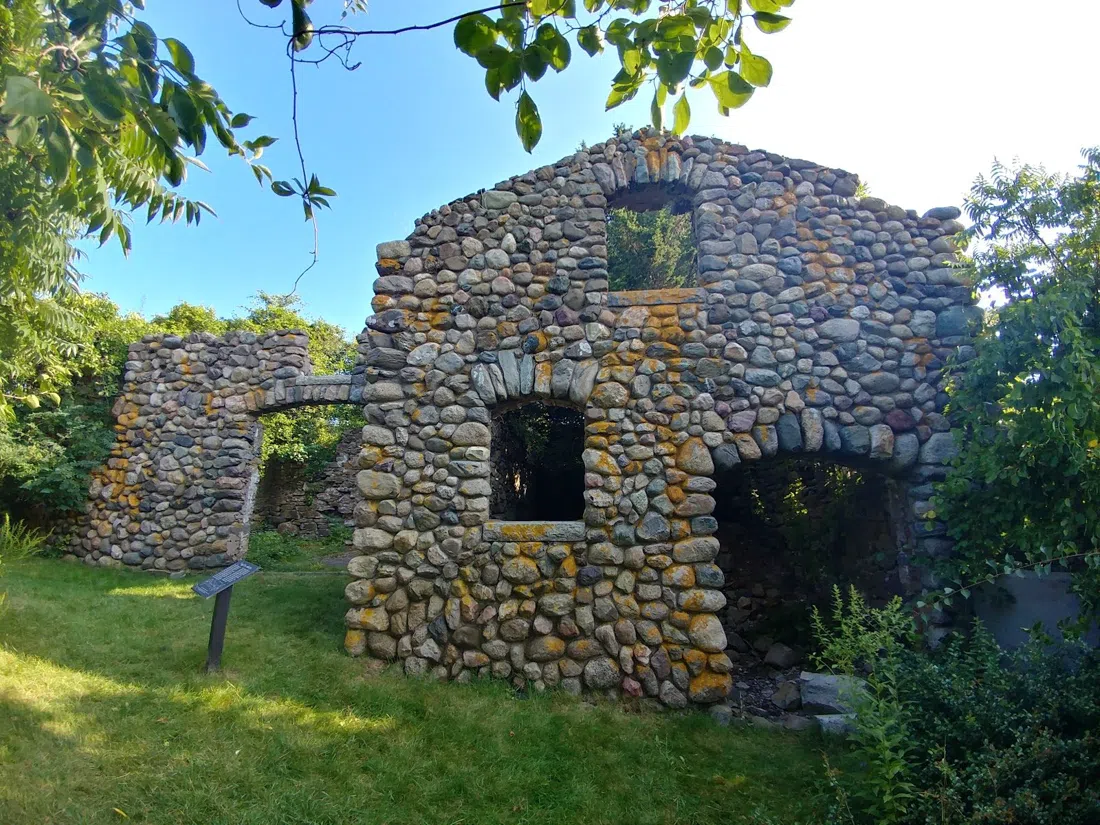 Bumpkin Island, Boston