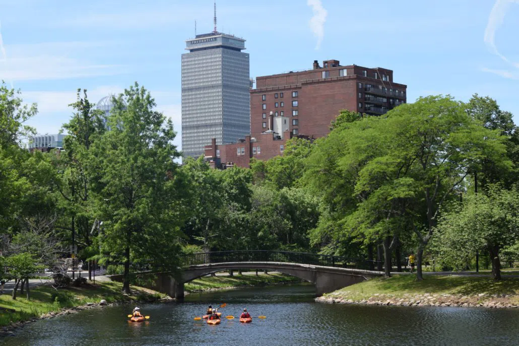 Charles River Esplanade e la Hatch Memorial Shell, Boston