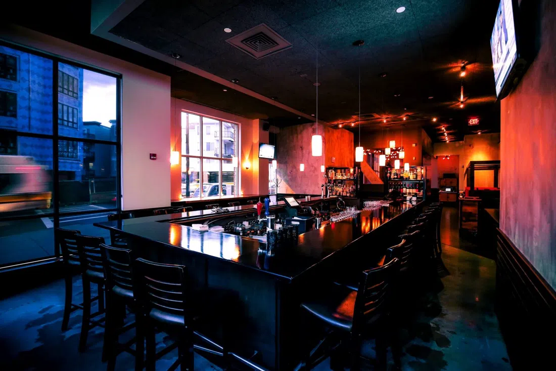 Tavolo, Boston